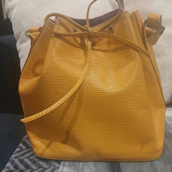 LV shoulder bag - Picture 1 of 5